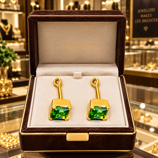 Johnsons 3% Gold Men’s Single Stone Lung Jodi Premium Traditional Green Stone Earing For Men (Full Size)